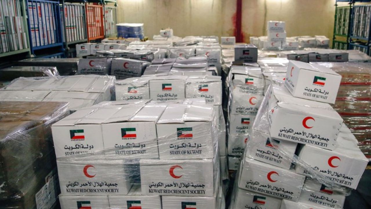 تهیه بسته‌های غذایی برای سیل‌زدگان از بازار ایران صورت می‌گیرد