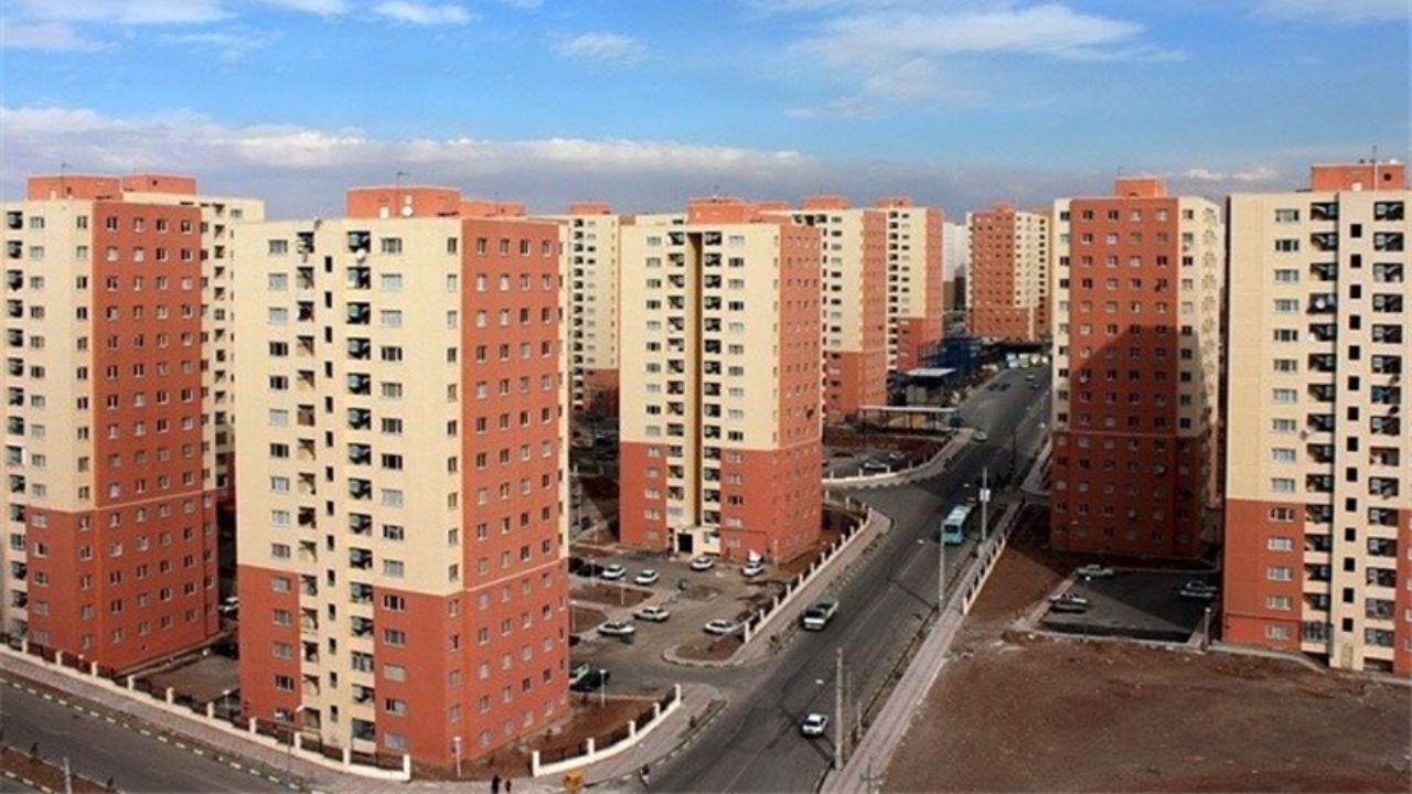 با قیمت‌های نجومی مسکن مهر پردیس مخالفیم