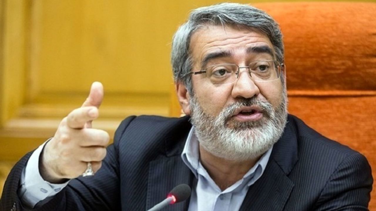 استانداران والی استان هستند و باید برای توسعه آن برنامه‌ریزی کنند/ پول‌های سرگردان باید مدیریت شود/ مقابله با تحریم‌ها باید به استانداران واگذار شود