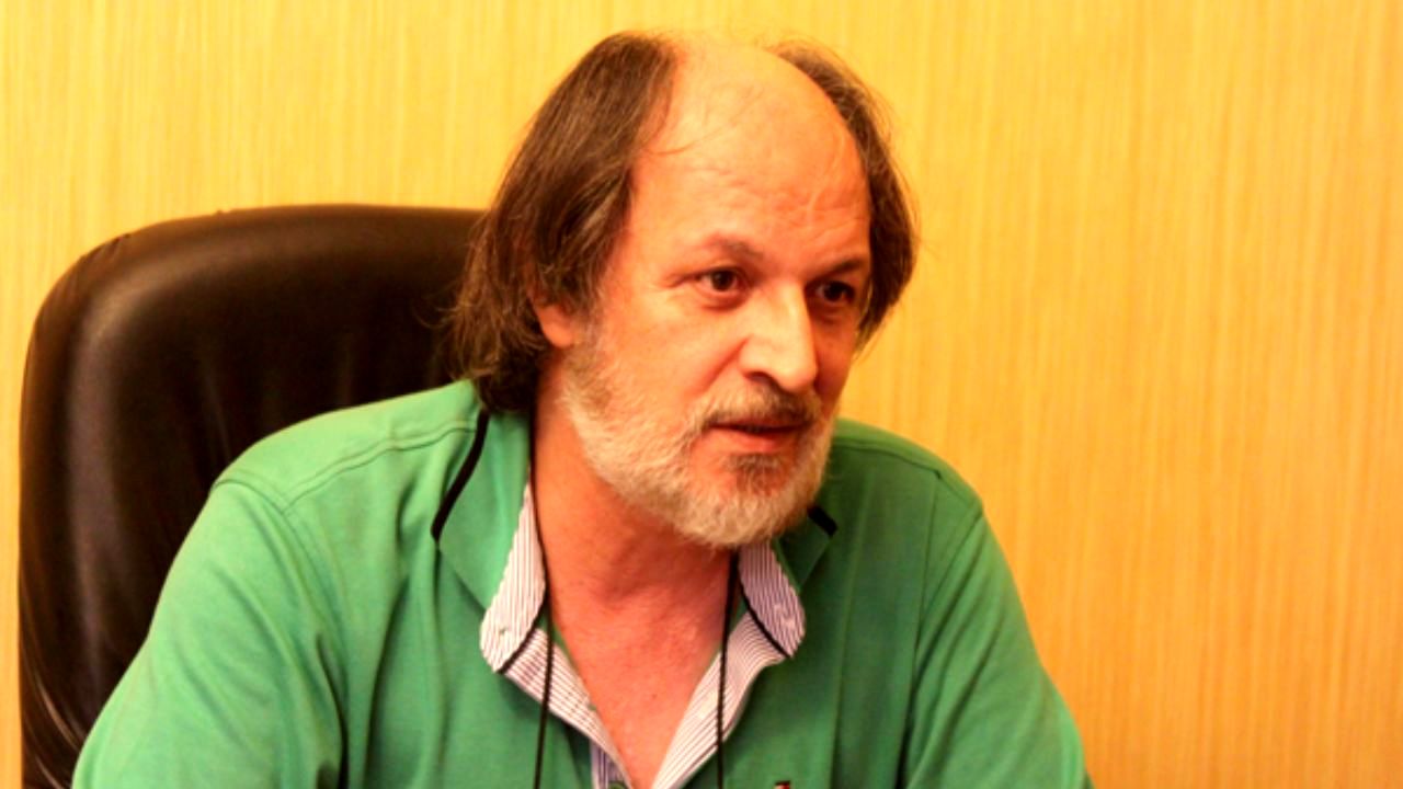 امین تارخ با «مارلون براندو» به صحنه تئاتر می‌رود