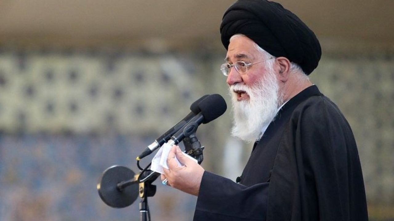 جوان باید با تکیه بر قدرت خودش کشور را بسازد/ نشاط جوان با رقص‌های نامشروع یک مشت دختر هرجایی و با اجراهای بی‌بندوبار محقق نمی‌شود/خدای سال 63، خدای سال 98 نیز هست