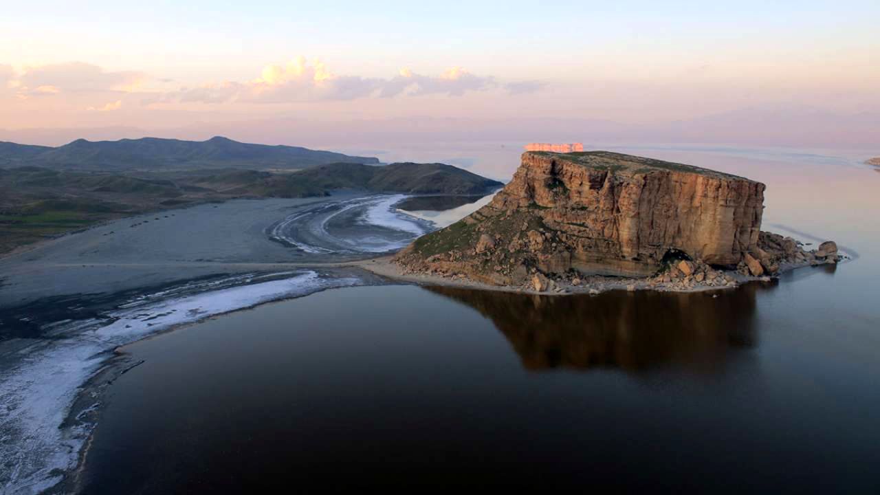 «با واپسین نفس‌ها» از دریاچه ارومیه می‌گوید