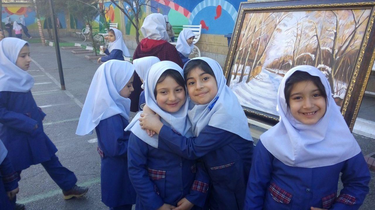 شادی در مدارس در چارچوب ضوابط جامعه معنا پیدا می کند
