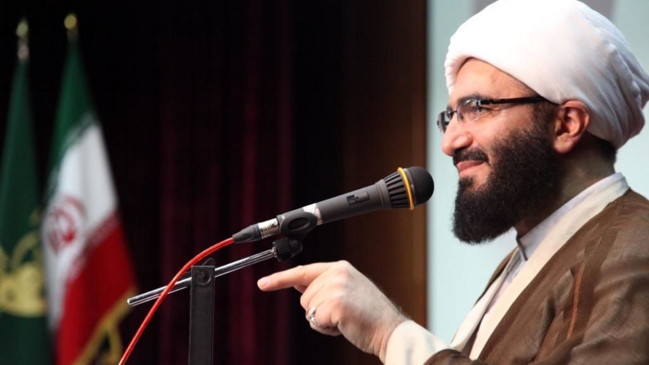 انسان در هنگام دعا به جلوه‌ای از توحید و بندگی می‌رسد/ شب قدر، شب ایمان آوردن به رزاقیت حضرت حق است
