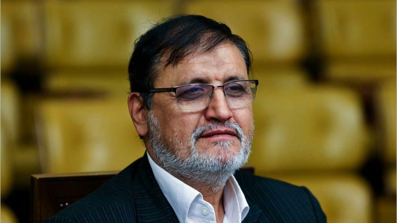 دنبال ادای تکلیف بودم/ پیامک‌هایی در استقبال از کاندیداتوری‌ام دریافت کردم/ کاندیداتوری من کار جبهه‌ پایداری‌ها را راحت کرد