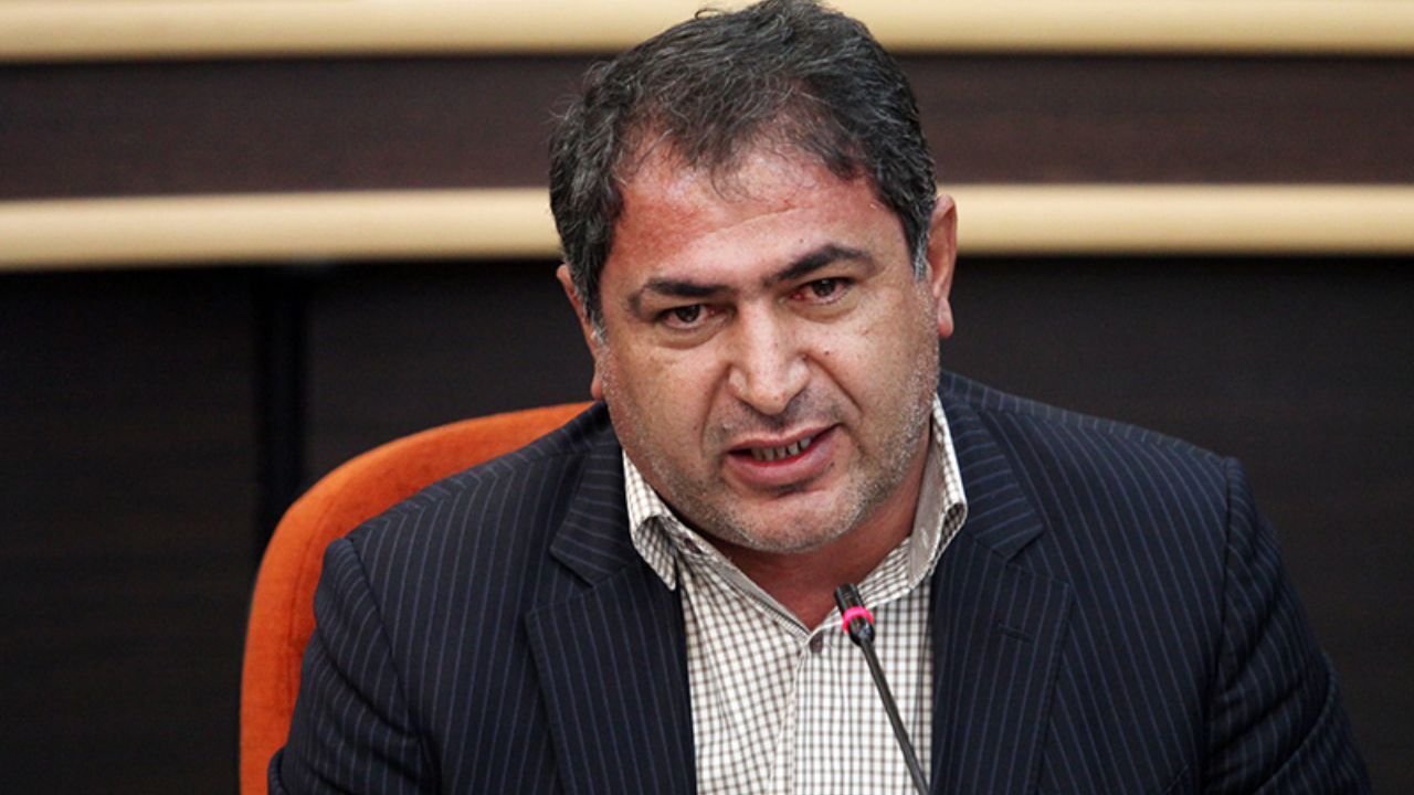 برخی خودروها به دلیل 2 درصد نقص قطعه در انبار مانده‌اند/ مجلس به بحث احتکار خودرو ورود کرده است