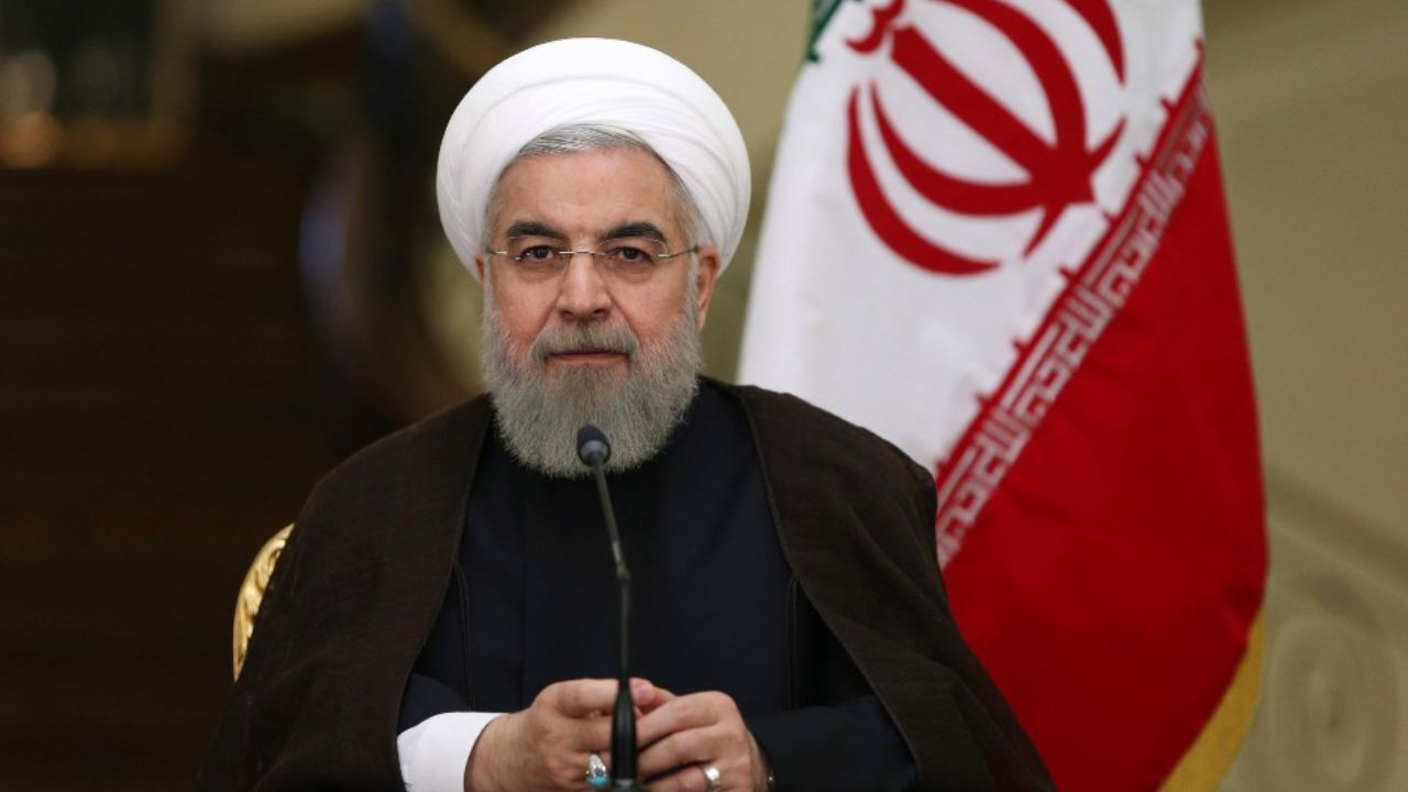 مقابل ایران عده‌ای سیاست‌مدار کم تجربه قرار دارند/ آمریکا برخلاف همه مقررات بین‌المللی در برابر ملت ما ایستاده است/ رونق اقتصادی عمل ما در برابر بدخواهان است/ هر روز شاهد تحرک تازه در اقتصاد و حرکت بزرگ اجتماعی در کشور عزیزمان هستیم/ با هیچ ملتی جنگ نداری