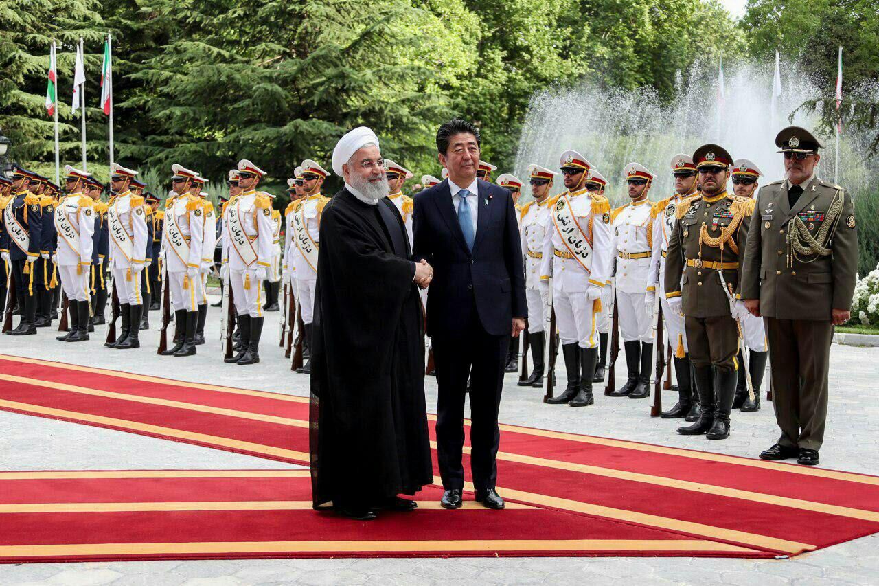 گزارش تصویری روحانی از آبه شینزو