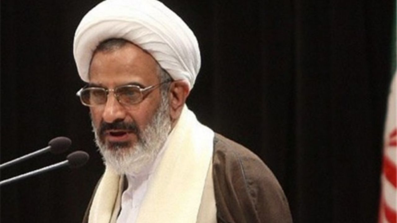 کوتاه آمدن در برابر بی‌حجابی ضربه‌زدن به حقوق عمومی است/ مروجان بدحجابی می‌خواهند امنیت جامعه را بگیرند/ دشمن سعی می‌کند حجاب را به عنوان ابزاری مقابل انقلاب قرار دهد