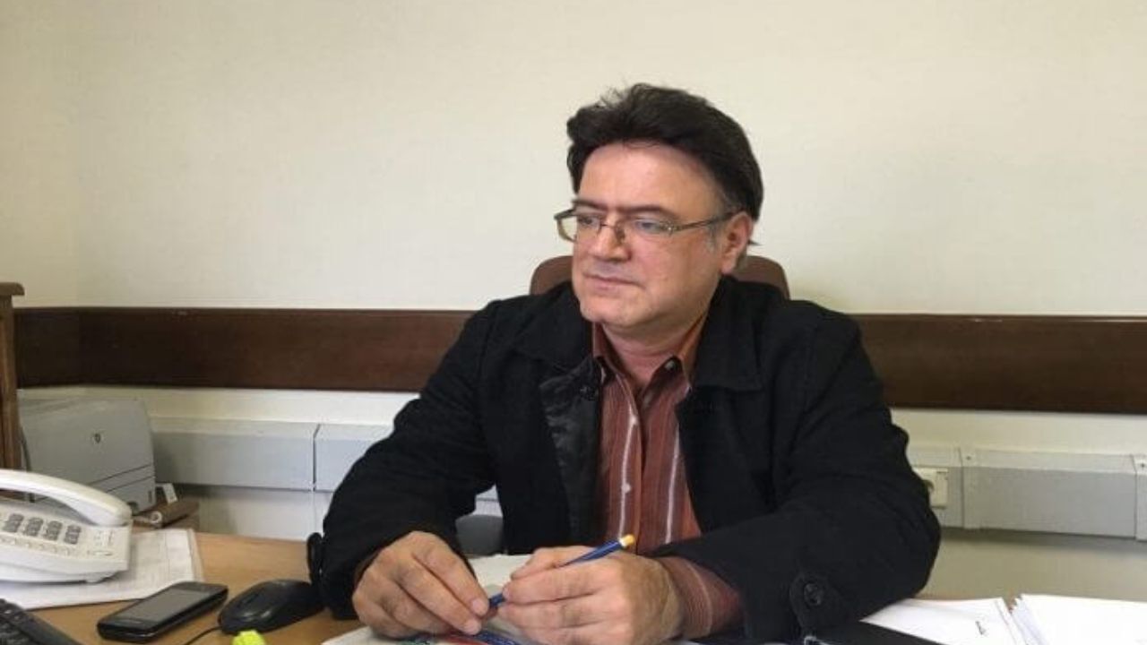 خودروسازان بازار را تشنه نگه‌ داشته‌اند/ هزینه بهره‌وری پایین خودروسازان را مردم می‌پردازند/ تولید خودرو سرپوش‌گذاری روی موضوع تولید ملی بود