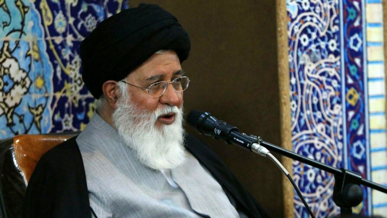 ممکن است انتخابات مهندسی شود/ نفوذی‌ها را شناسایی کنید/ دشمن به‌دنبال افراد و جریانی می‌رود که با رهبری زاویه دارند