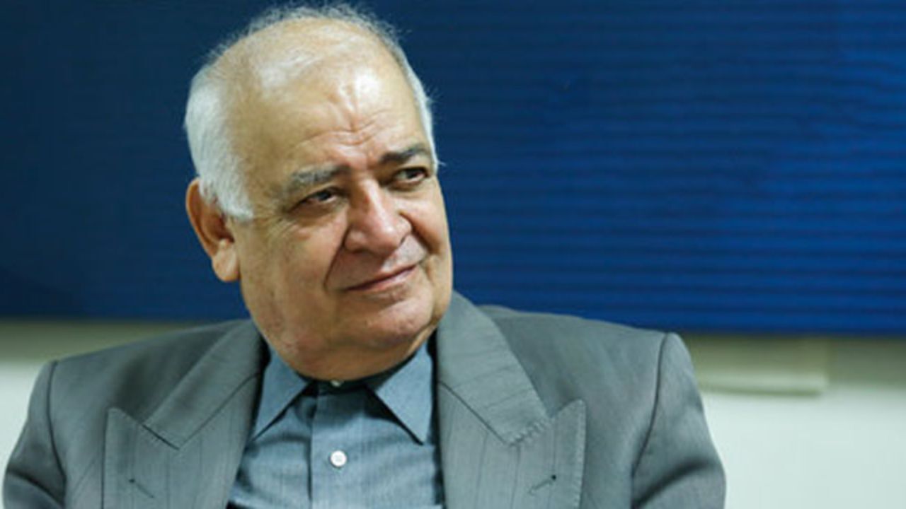 نمی‌توان از جامعه مسموم انتظار روان‌های سالم داشت/ وقتی آب‌بازی جوانان منجر به تشکیل پرونده قضایی می‌شود چه انتظاری از آن جامعه باید داشت؟/ فضای مسموم جامعه چیزی جز افرادی با ویژگی‌های روان‌پریشانه تولید نمی‌کند/ وقتی تمام شادی‌ها را در جامعه حذف می‌کنیم 