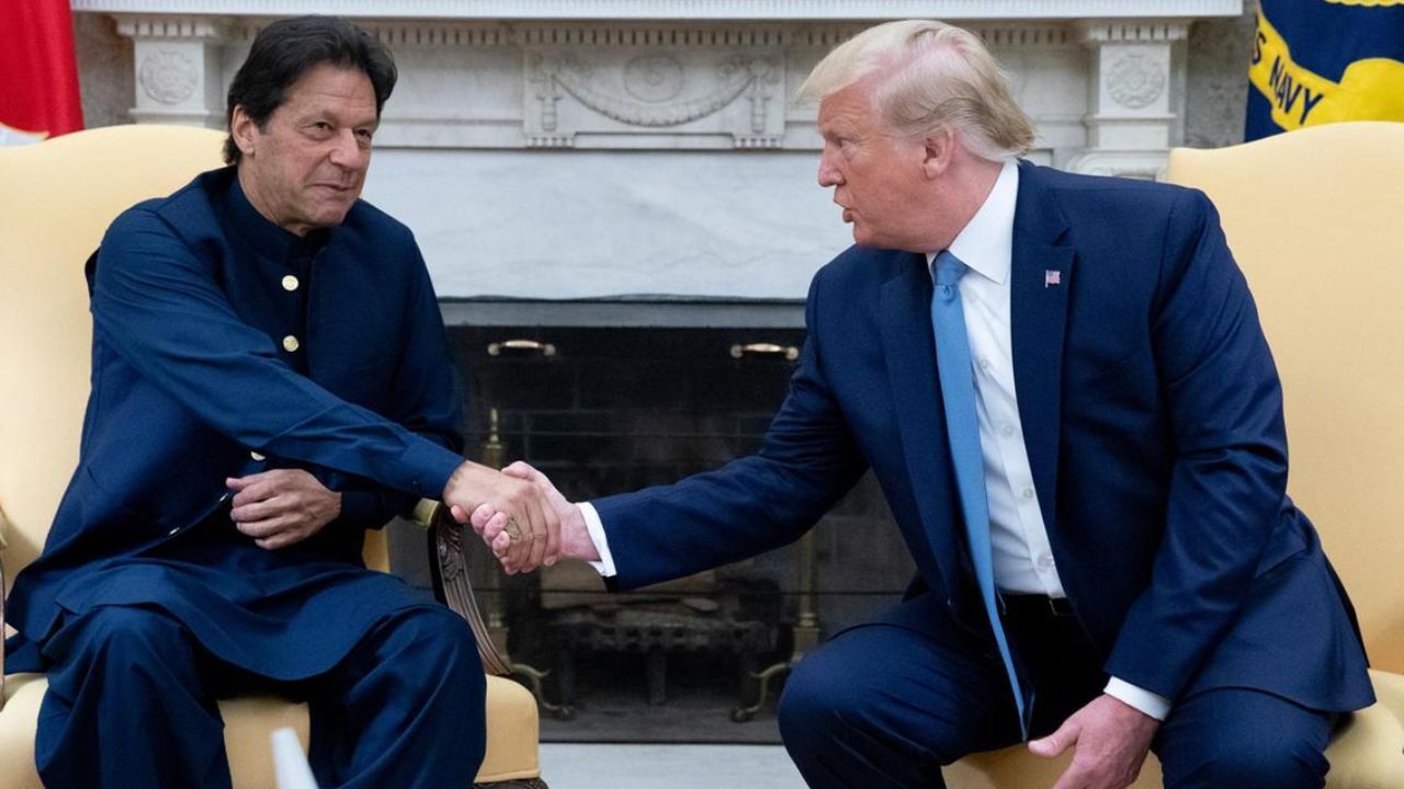 هدیه عجیب ترامپ به عمران‌خان + عکس