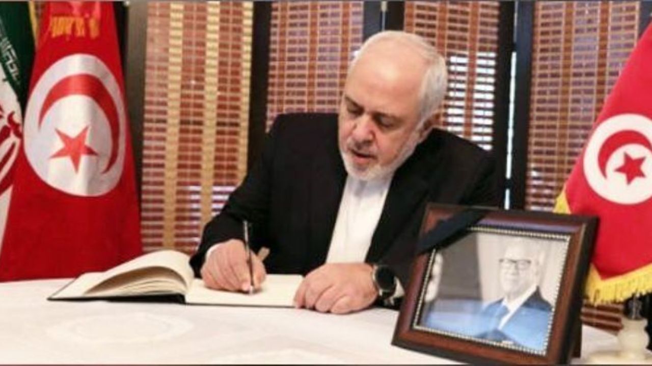 ظریف با حضور در سفارت تونس دفتر یادبود رئیس‌جمهور فقید این کشور را امضا کرد