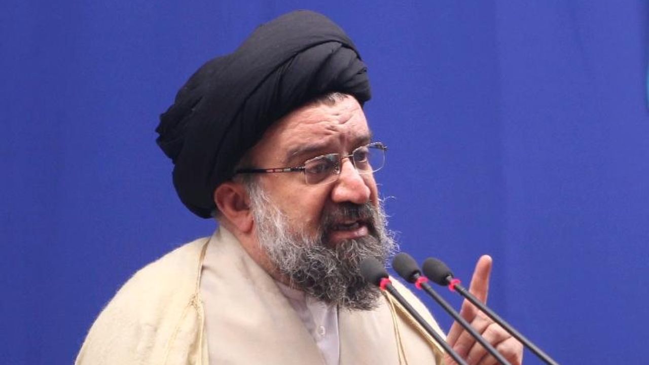 وزیر خارجه مستحکم در مقابل مستکبرین بایستد/ آمریکا با تحریم ظریف استیصال و عجز دولت خود را نشان داد