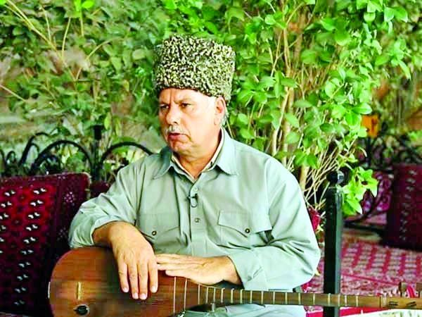 سینه «عاشیق» باید پر از داستان باشد/ همچنان محدودیت وجود دارد