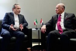هشدار عراقچی در دیدار با وزیر خارجه عراق: کشورهای منطقه نباید اجازه استفاده از خاک خود علیه ایران را بدهند/ایران در دفاع از خود مصمم و جدی است