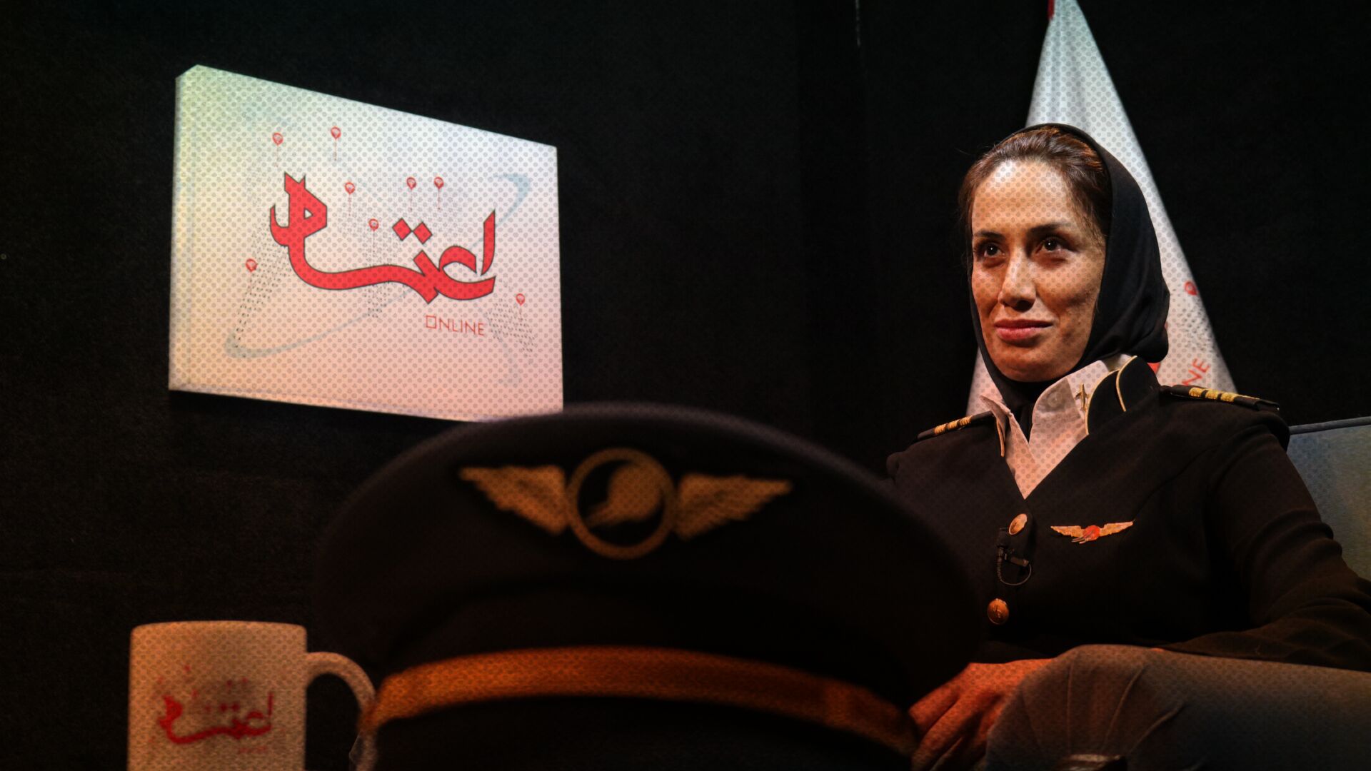 ۲۰ سال به آرزوی خلبان شدن فکر کردم‌‌/ از بچگی نگاهم به آسمان بود و با خودم می‌گفتم زمین را دوست ندارم