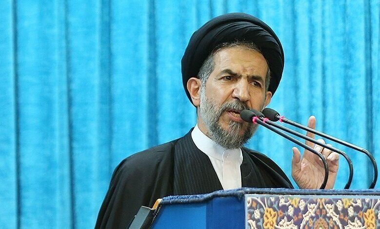انتقادها از افزایش قیمت آرد به نماز جمعه تهران رسید/ ابوترابی‌فرد: عقبه علمی ضعیف است، باید به قرآن برگردیم