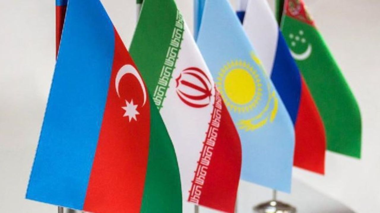 جهانگیری از نمایشگاه فناوری‌های نوین مجمع اقتصادی خزر بازدید کرد