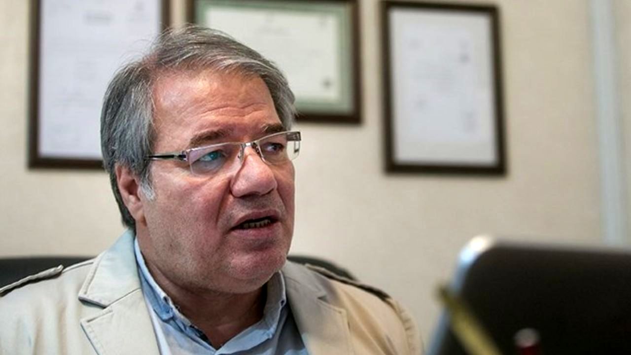 نظام حزبی موجب ایجاد انحصار در قدرت می‌شود