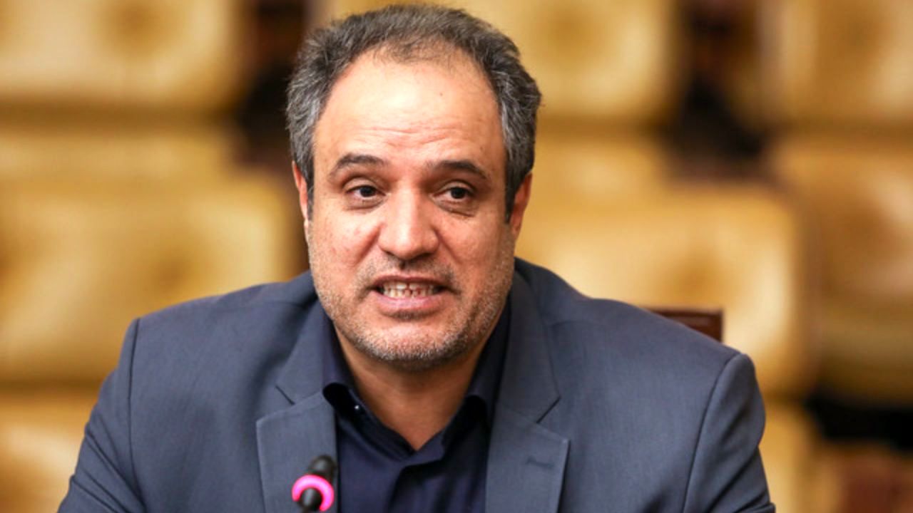 ساختار مجلس نا‌خودآگاه تمرکز نمایندگان را به سمت منافع محلی می‌برد/ فراکسیون‌ها برنامه‌ای برای برون‌رفت از چالش‌های کشور نداشتند/ مجلس دهم با مسائل ناشی از روزمرگی دولت مواجه بود/ منفعل عمل کردن فراکسیون امید را قبول ندارم