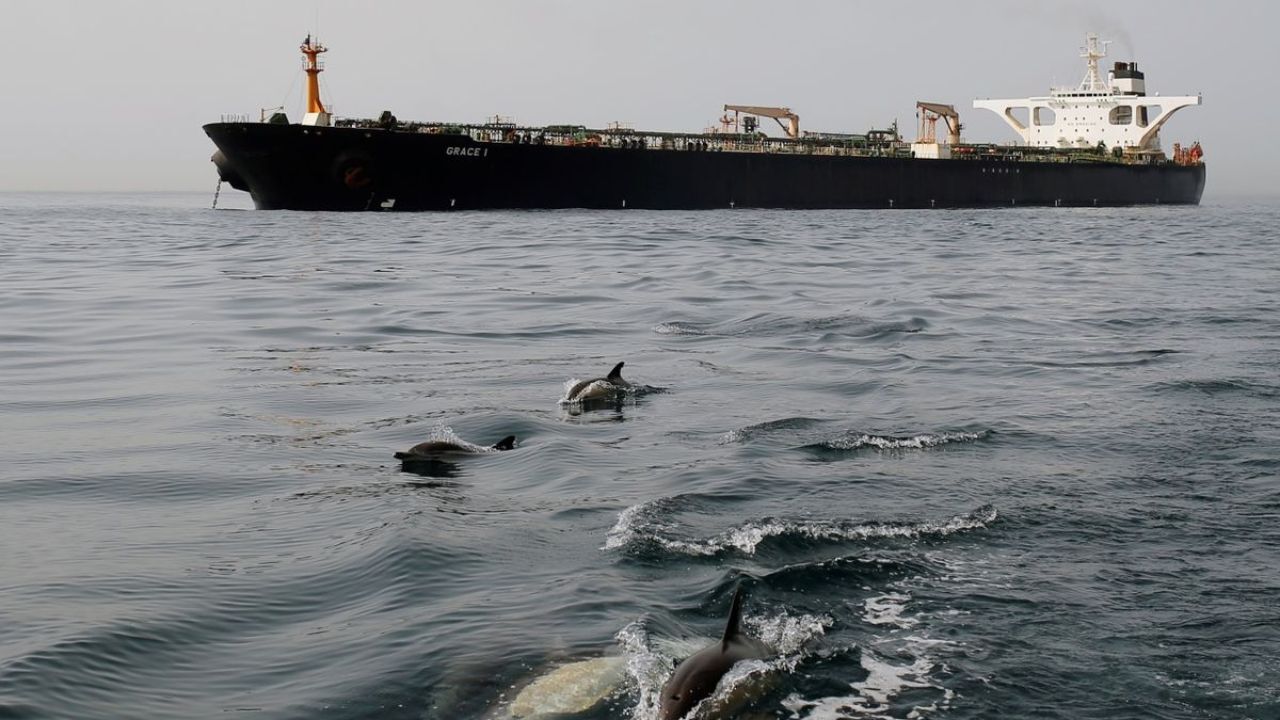 مسیر نفتکش آدریان دریا تغییر کرد
