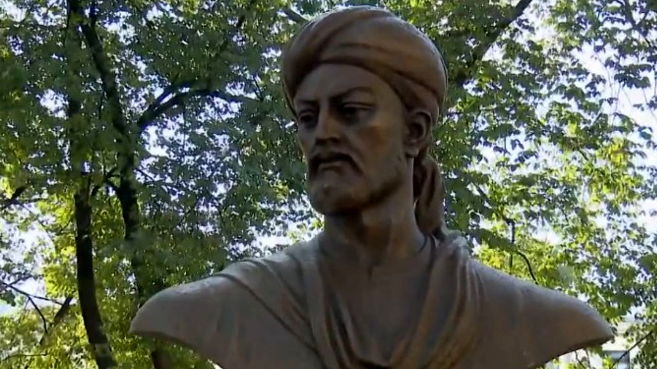 سردیس «علیشیر نوایی» در بلاروس رونمایی شد
