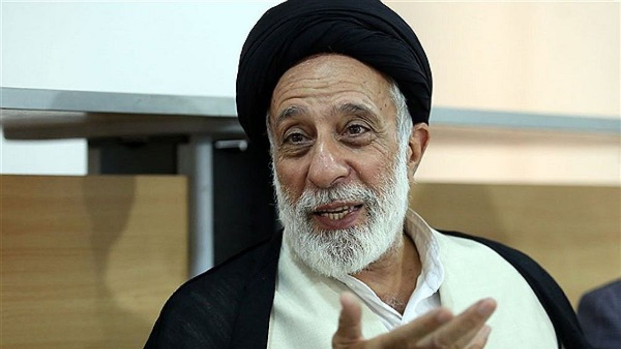 وظیفه مسئولان است که جلوی بحث‌های بی‌حساب و کتاب را بگیرند/ برخوردهای تند با مردم، با امر به معروف بیگانه است/ عده‌ای از هر مسأله‌ ارزشمندی برای مردم به عنوان دکان استفاده می‌کنند/ عده‌ای بحث حجاب را در جامعه از مسائلی چون دزدی، اختلاس، ارتشاء و ریا مهم‌ت
