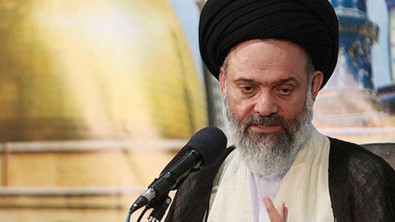 مداحان از بیان مطالبی که خارج از حدود دینی است، پرهیز کنند/ مراقب باشید بدعت وارد عزاداری ها نشود