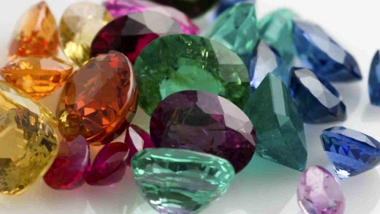 کلاهبردار سنگ‌های قیمتی دستگیر شد