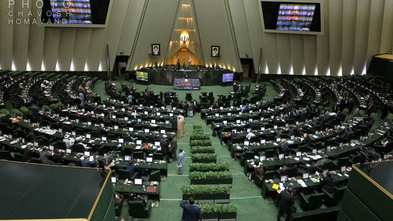 مجلس، مهر ماه تعطیلی ندارد