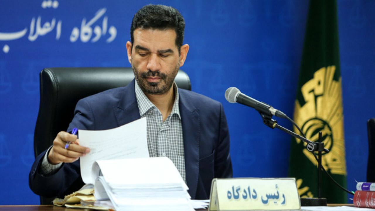 جلسه بعدی دادگاه شبنم نعمت زاده 31 شهریور برگزار می‌شود