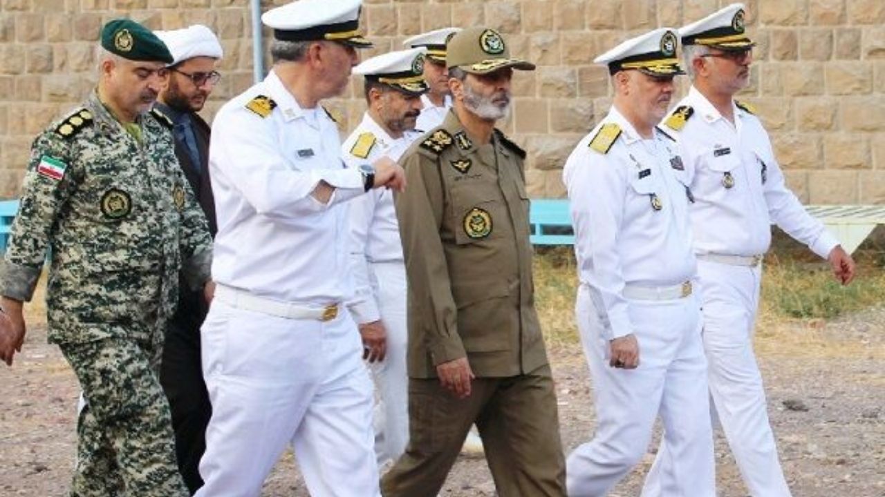 فرمانده ارتش از یگان‌های نیروی دریایی در منجیل بازدید کرد