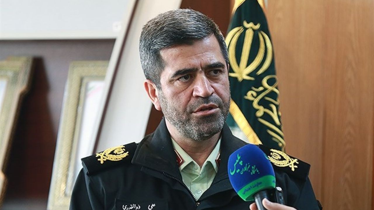 پلیس با تابلوهای غیرمتعارف مغازه‌ها برخورد می‌کند