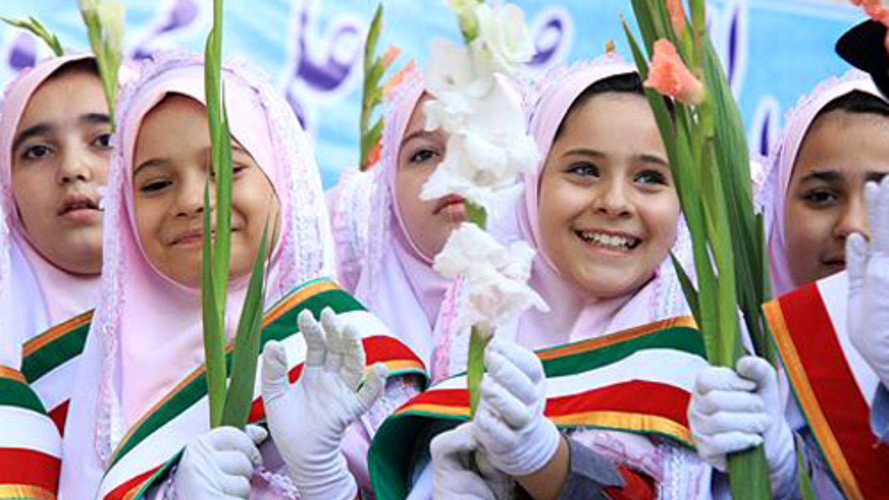 نهمین زنگ دانش‌آموزان شهید با حضور حناچی نواخته می‌شود