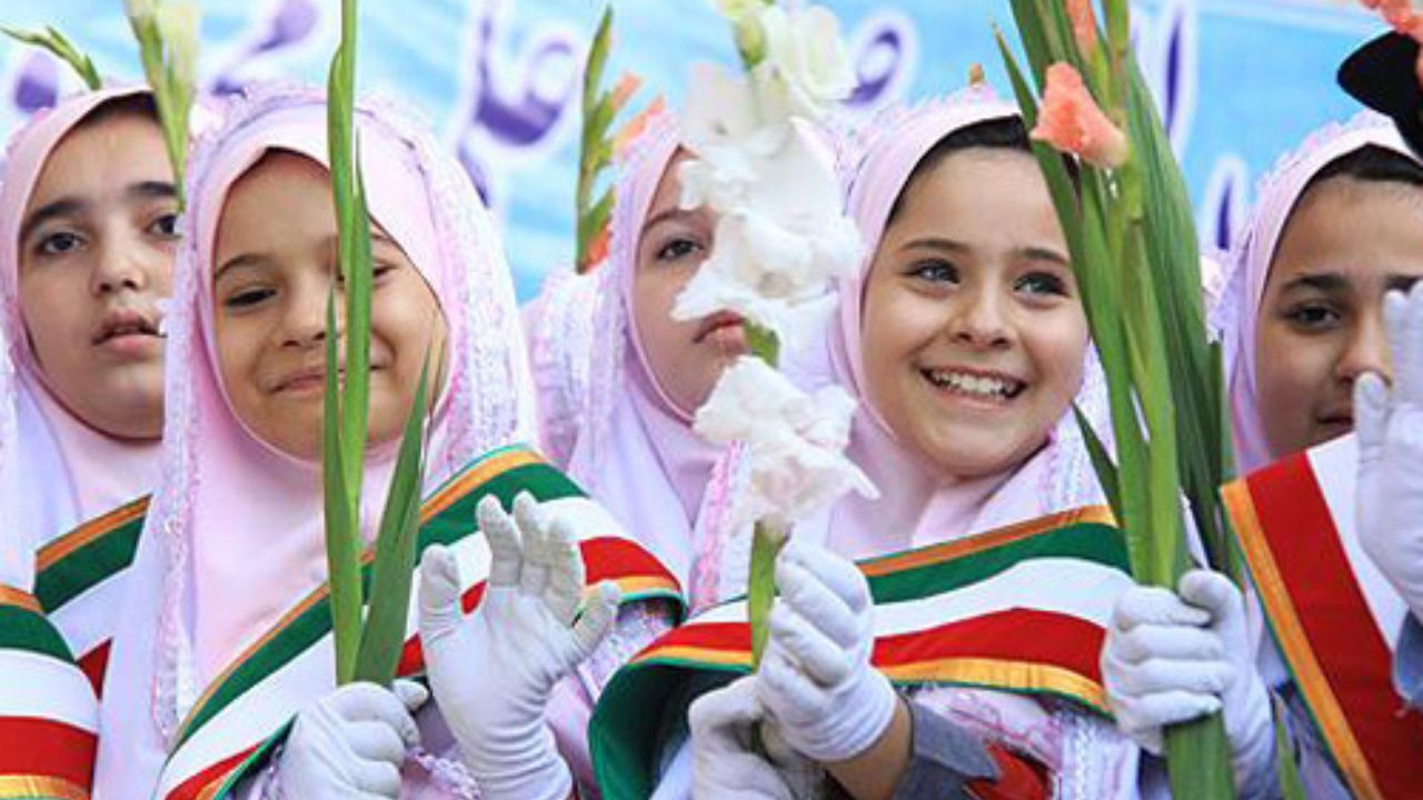 آیا محیط مدرسه برای شما دلپذیر و شاد است؟/ محیط مدرسه از نظر شما چگونه است؟/ بیستمین پرسش مهر رئیس‌جمهوری