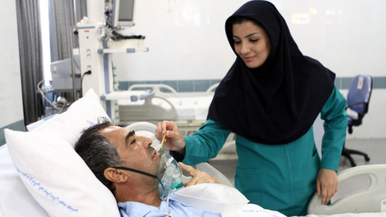 بیشتر مراجعه کنندگان به بیمارستان‌ها از رفتار پرستاران راضی هستند