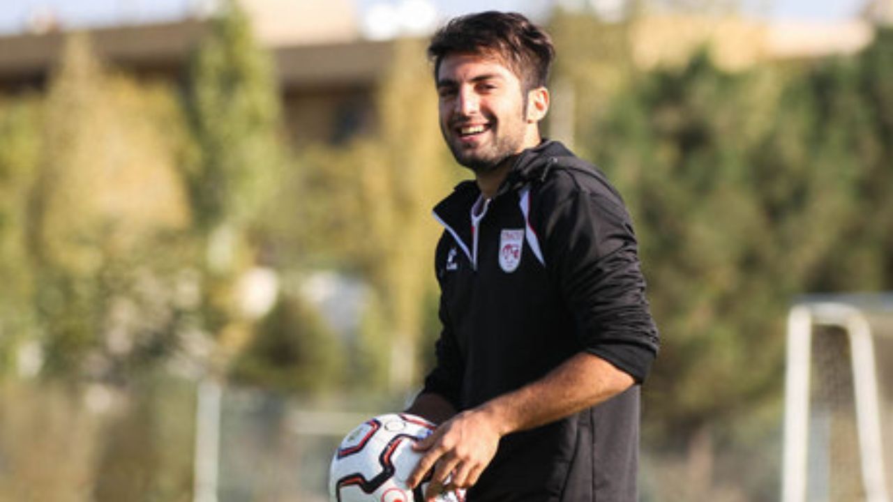 پرسپولیسی‌ها هم اذعان کردند که پنالتی اشتباه بود