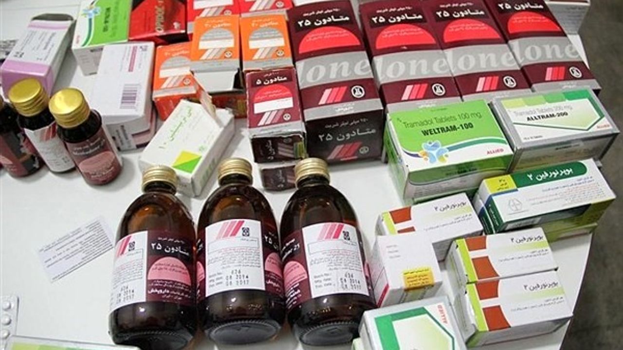 توزیع دارو در داروخانه‌ها به اقتصاد قاچاقچیان کمک می‌کند