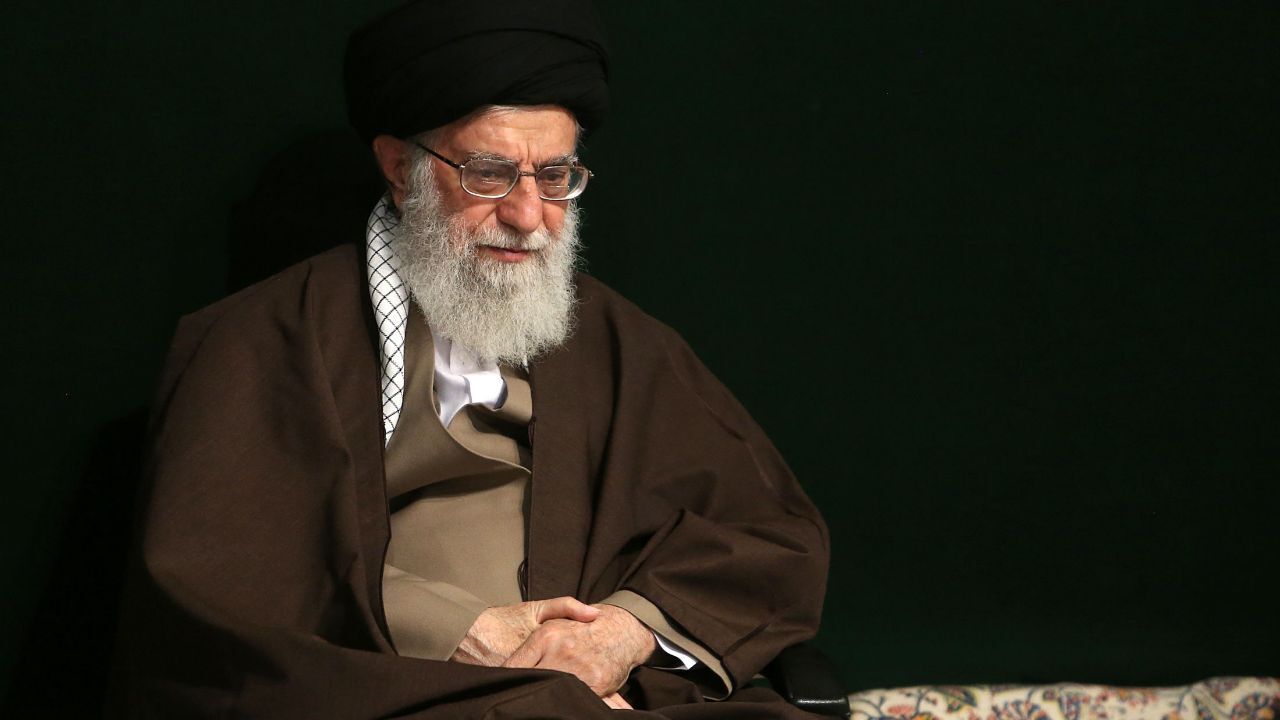 واکنش توییتری امروز رهبرانقلاب درباره ادامه تعهدات در مساله‌ی هسته‌ای