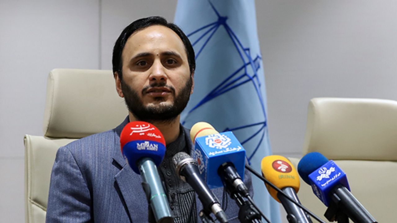 مجلس و دولت از توان وکلا و حقوقدانان بهره بگیرد