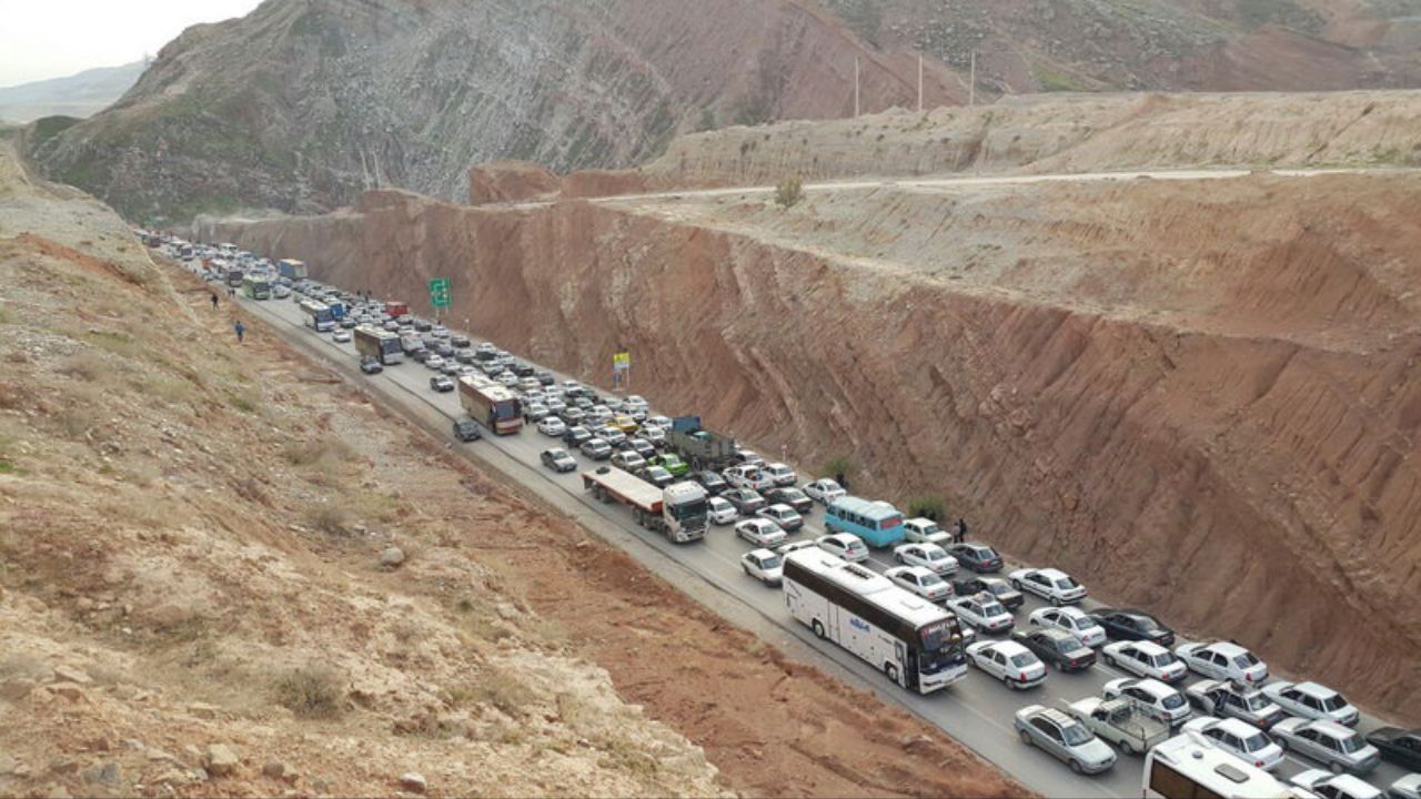ترافیک در محورهای منتهی به مرزهای چهارگانه پرحجم و روان است
