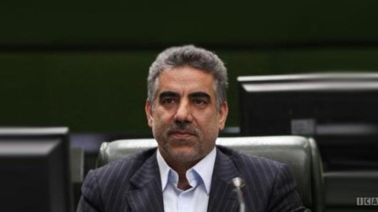 زیرساخت ها مهیا شود زنان هم می توانند به ورزشگاه بروند/ فعلا شرایط حضور زنان در ورزشگاه ها فراهم نیست/ کسی مسئولیت حضور زنان در ورزشگاه ها را قبول نمی کند/ مسائل ارزشی و محدودیت کشورهای اسلامی اجازه حضور زنان را نمی دهد