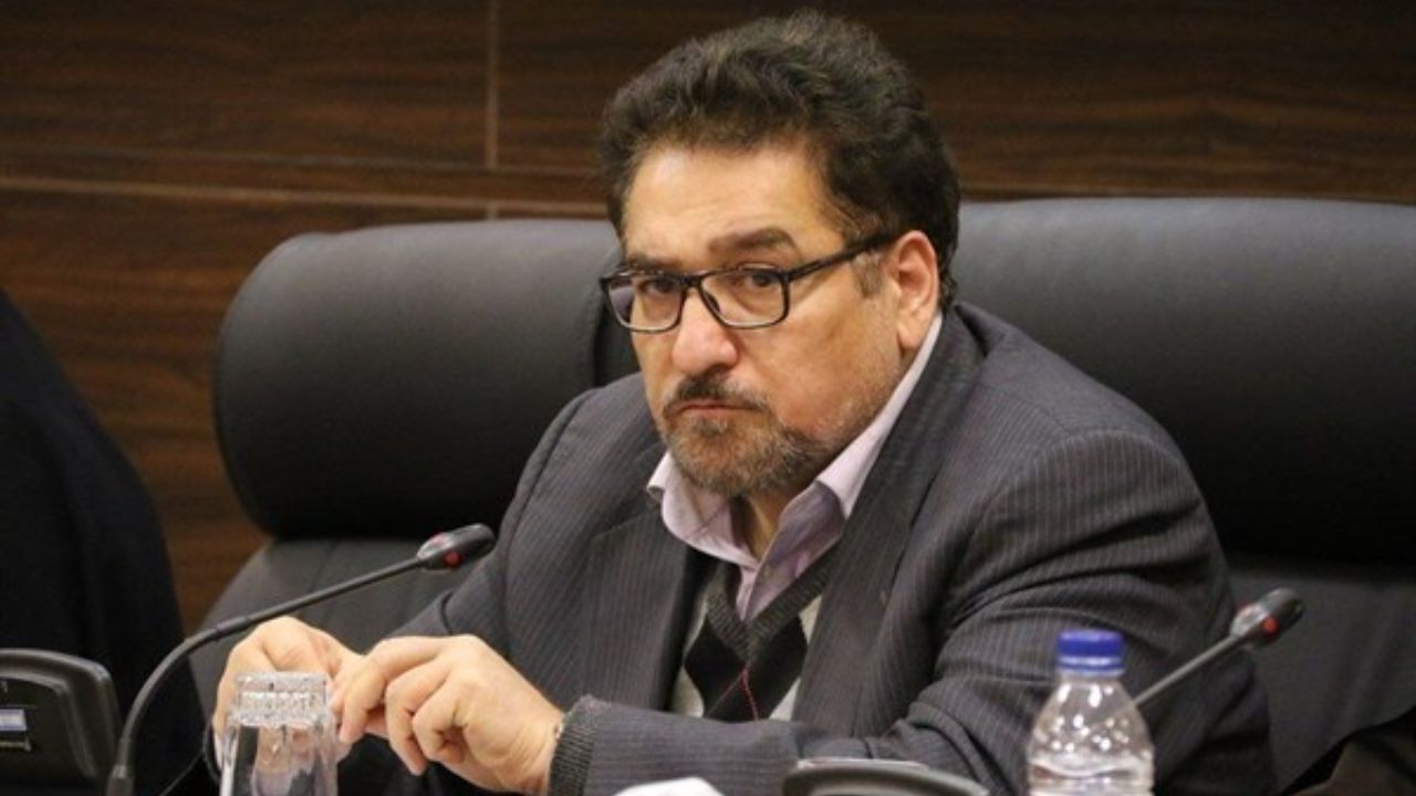 حدود 1000 هزار میلیارد تومان یارانه پنهان داریم/ قیمت بنزین نباید از یک لیتر آب آشامیدنی کمتر باشد/ یارانه آشکار و پنهان اقشار آسیب‌پذیر باید افزایش یابد/ با افزایش قیمت ارز و ثابت ماندن یارانه‌ها فاصله طبقاتی فقیر و غنی تشدید شد