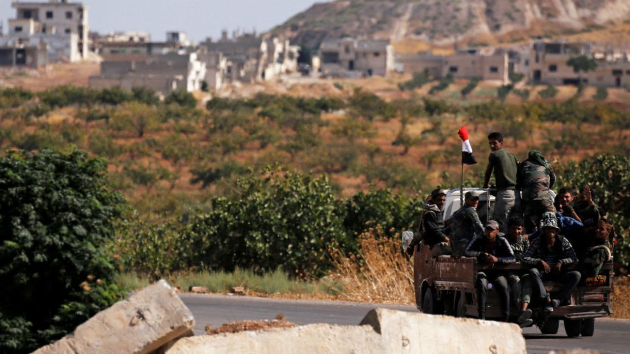 پرچم سوریه در «حسکه» و «قامشلی» برافراشته شد