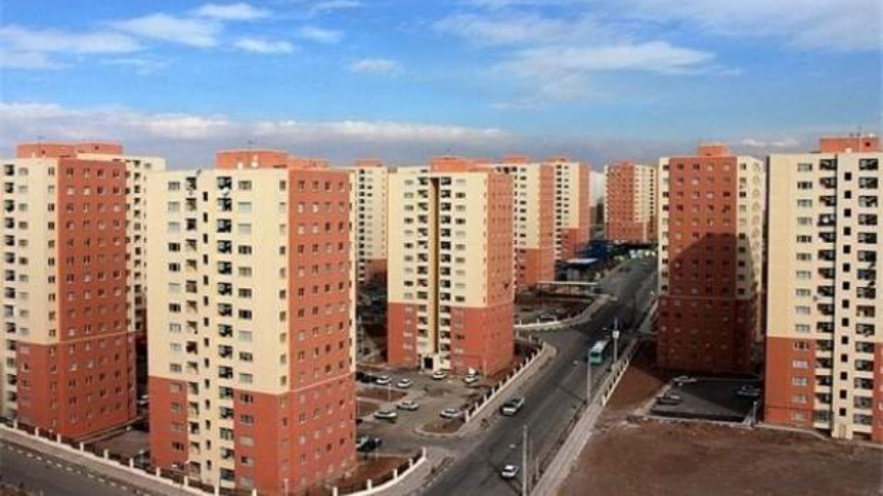 خانه‌های مسکن مهر را به کارگران بدهید
