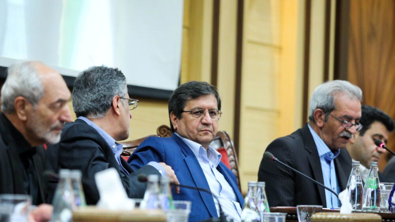 خودروسازان و قطعه‌سازان به اظهارات رییس کل بانک مرکزی واکنش نشان دادند
