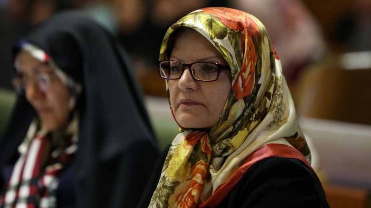 بگذاریم ری جدا از نام تهران رشد کند/ اگر شهرری زودتر مستقل شود، زودتر هم روی پای خود می‌ایستد