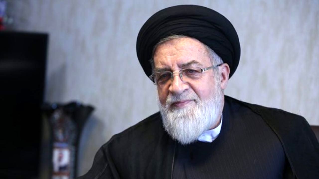 معرفی ابعاد زندگی نمادهای ایثار و مقاومت به جامعه ضروری است